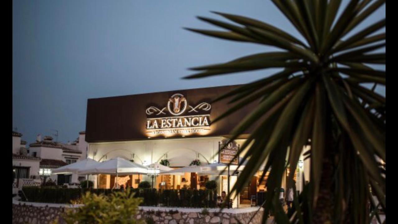 Mijas Costa - Beachside Apartment-B Sitio de Calahonda Екстериор снимка